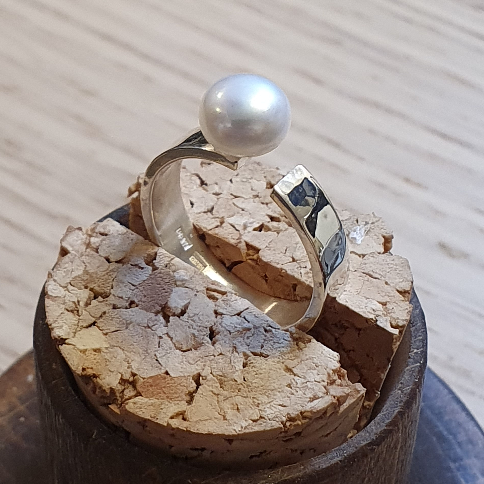 Open pearl ring